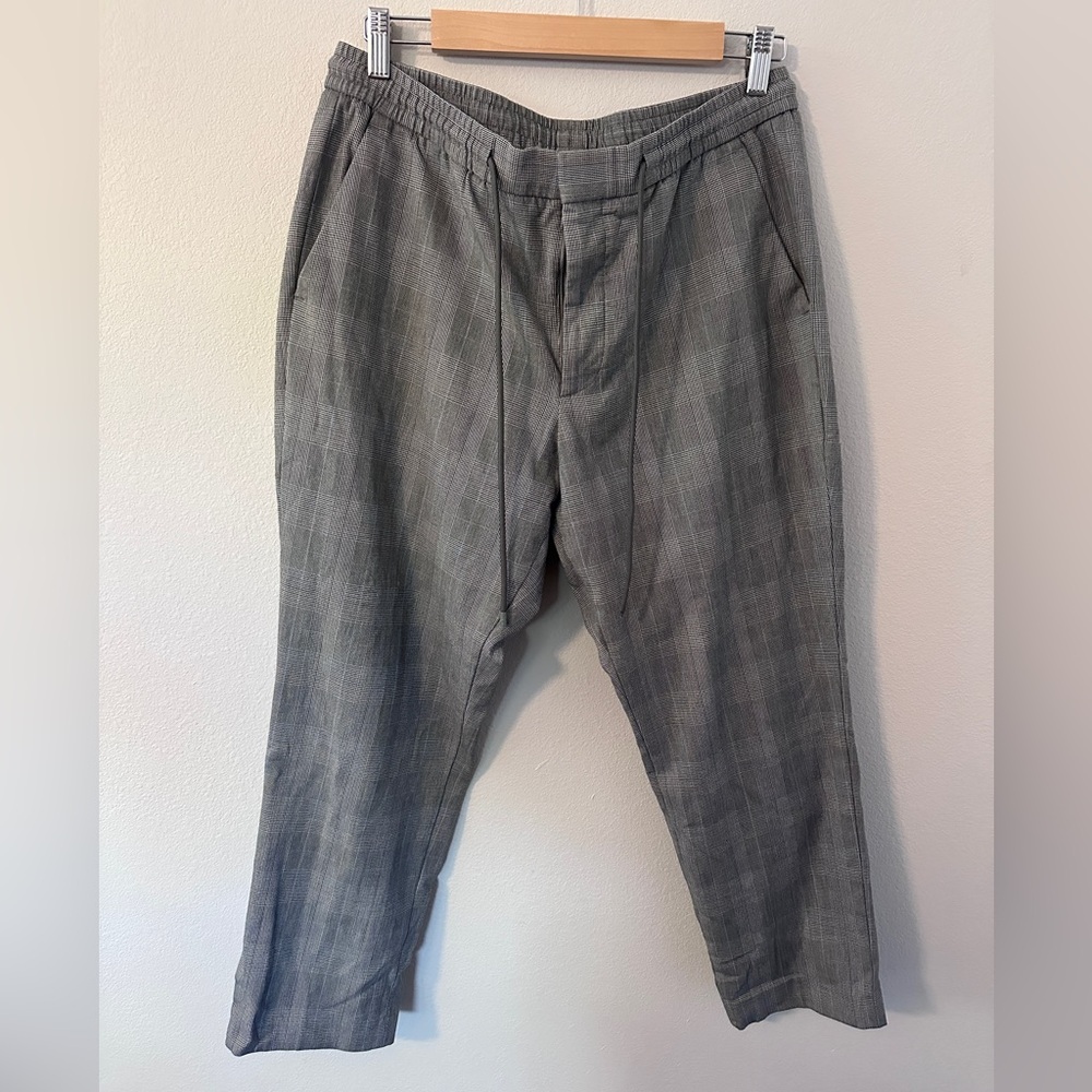 Express men’s drawstring pants gray and black plaid pattern size 34 x 30